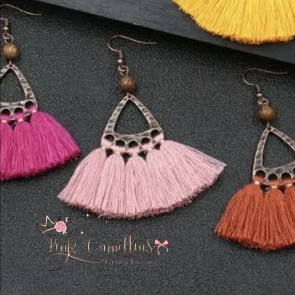 🌸BOHO Pink Tassel Fringe Earrings - Picture 3 of 8